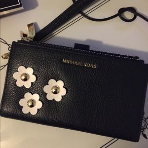 Michael Kors Wristlet Wallet NWT